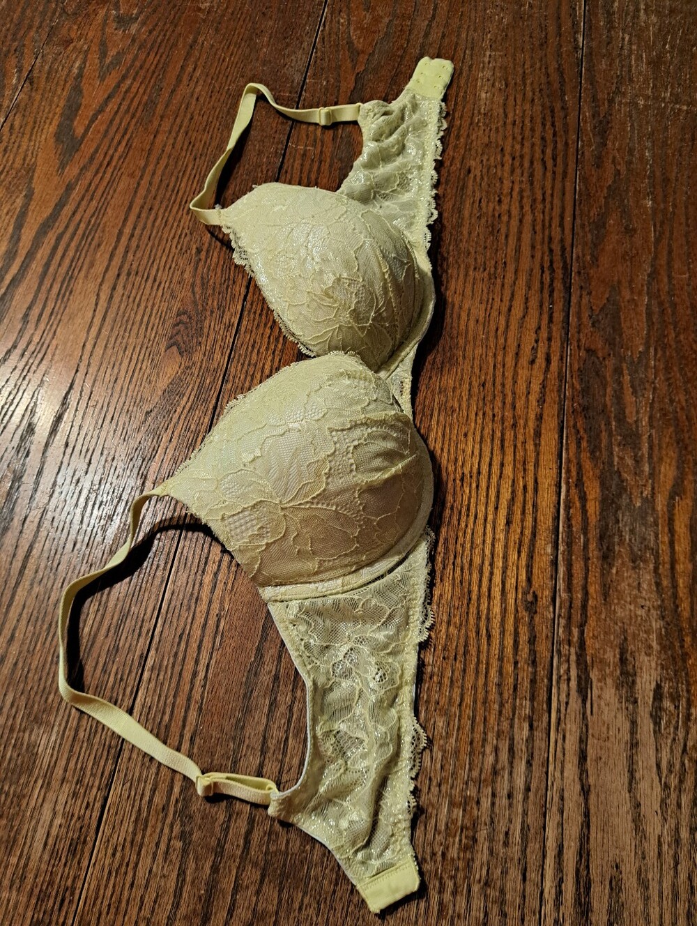 Victoria Secret Yellow Shimmer Lace Plunge Bra 36D Metallic Underwire
